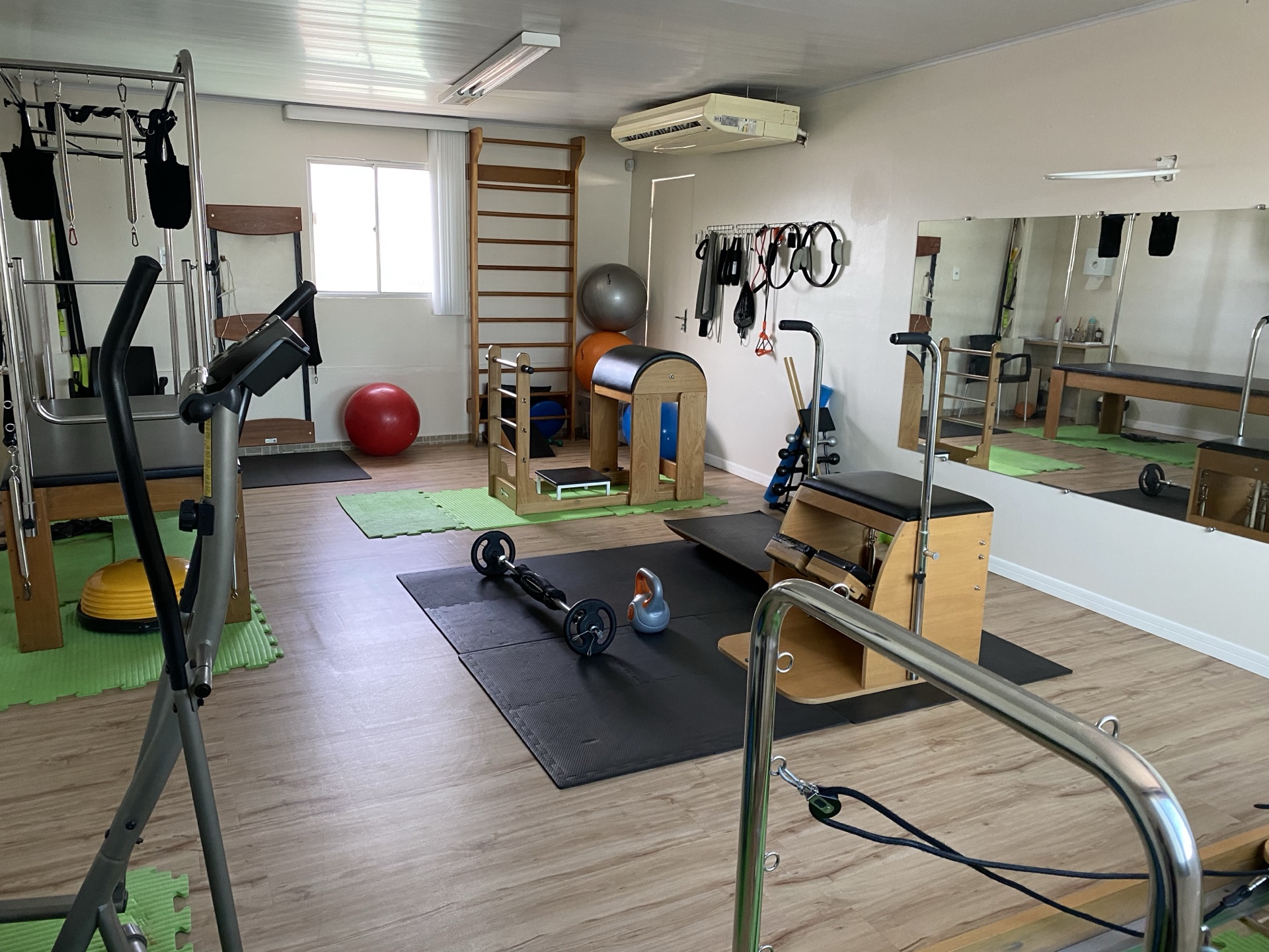 Sala de Pilates e equipamentos